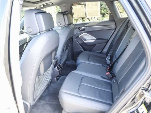 Used 2024 Audi Q3 2.0T Premium w/ Convenience Package image 15