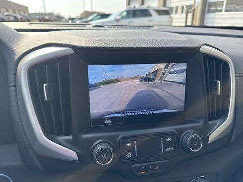 Used 2022 GMC Terrain SLT image 15