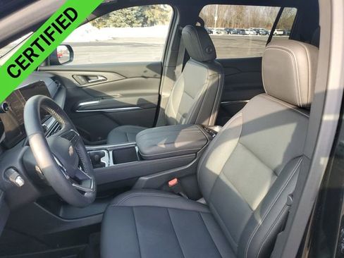 Used 2025 Chevrolet Traverse LT w/ Driver Confidence Package image 20