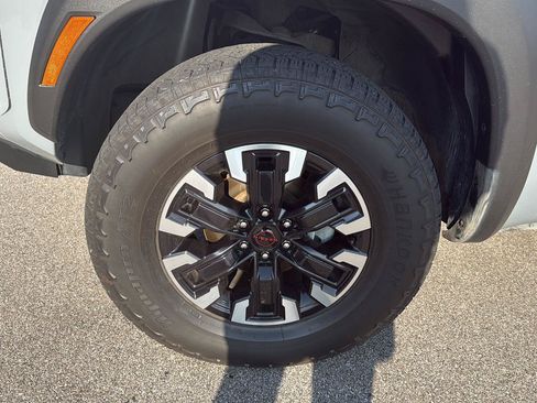 Used 2023 Nissan Frontier PRO-4X w/ Pro Convenience Package AWD/4WD image 15