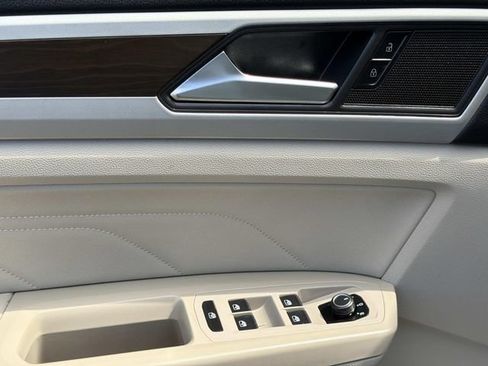 Used 2021 Volkswagen Atlas SE FWD image 26
