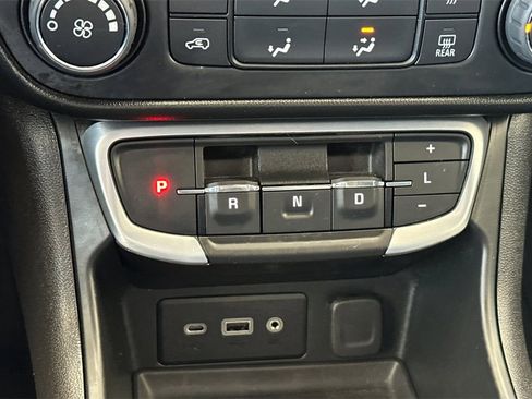 Used 2022 GMC Terrain SLE w/ LPO, Floor Liner Package image 29