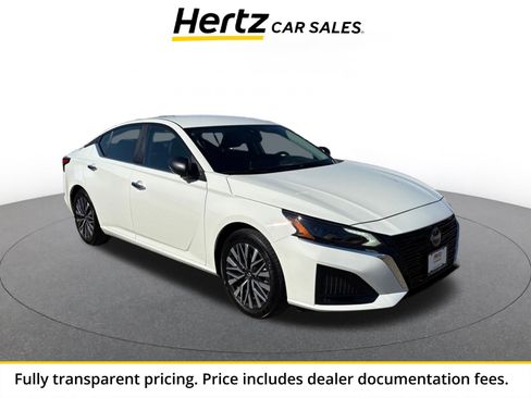 Used 2025 Nissan Altima 2.5 SV FWD image 1