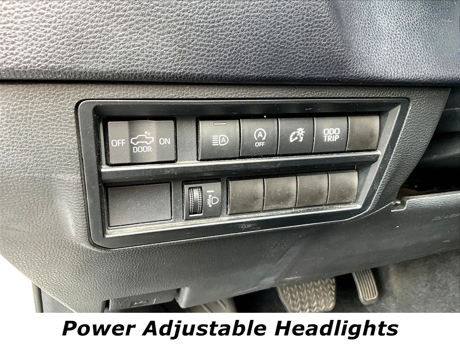 Used 2023 Toyota Tundra SR AWD/4WD image 37