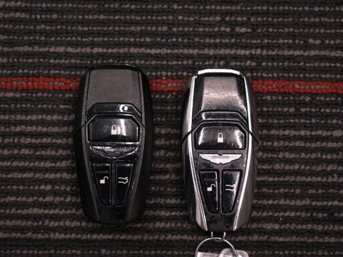 Used 2019 Aston Martin DB11 Volante image 20