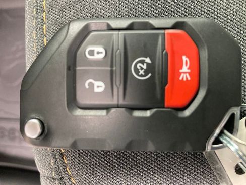 New 2025 Jeep Gladiator Sport image 20