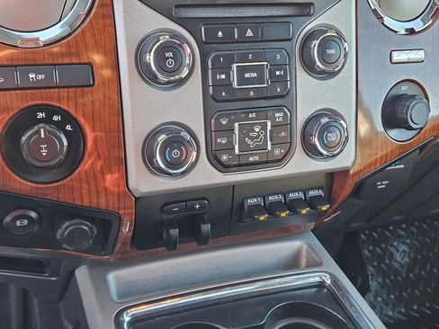 Used 2015 Ford F350 King Ranch w/ FX4 Off-Road Package AWD/4WD image 28