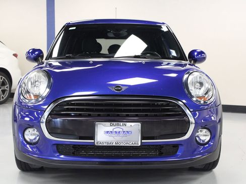 Used 2019 MINI Cooper 4-Door Hardtop image 3