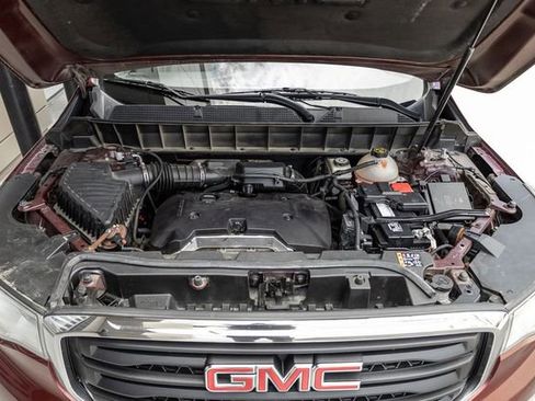 Used 2018 GMC Acadia SLE image 14