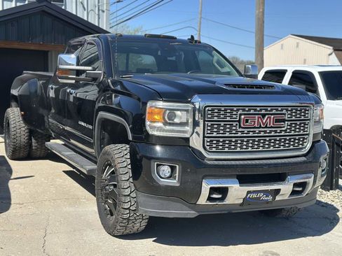 Used 2019 GMC Sierra 3500 Denali w/ Duramax Plus Package image 1