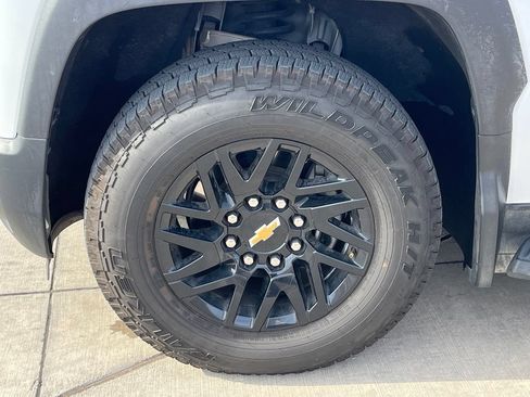 Used 2024 Chevrolet Silverado EV W/T AWD/4WD image 5