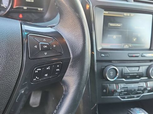 Used 2016 Ford Explorer XLT w/ Equipment Group 202A FWD image 17