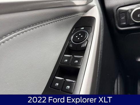 Used 2022 Ford Explorer XLT w/ XLT Sport Appearance Package AWD/4WD image 28