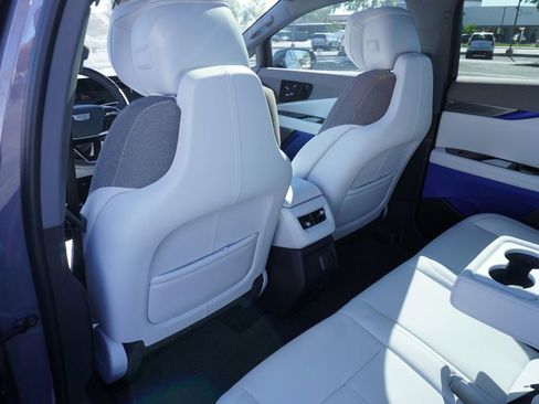 New 2026 Cadillac Optiq Luxury 1 image 10