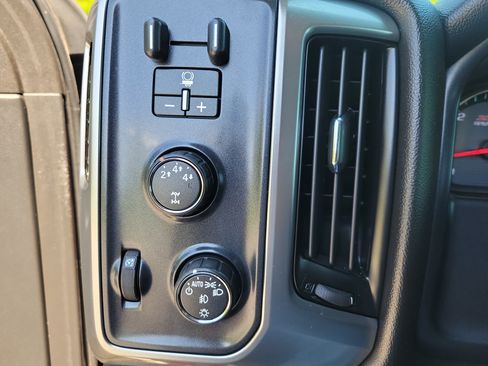 Used 2015 Chevrolet Silverado 2500 LT w/ Z71 Package, Off-Road AWD/4WD image 29