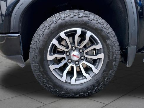 Used 2019 GMC Sierra 1500 AT4 w/ Off Road Performance Package AWD/4WD image 11