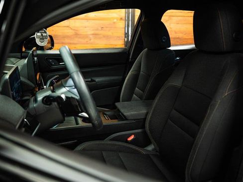 Used 2024 Honda Prologue EX image 9