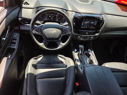 Certified 2023 Chevrolet Traverse RS FWD image 13