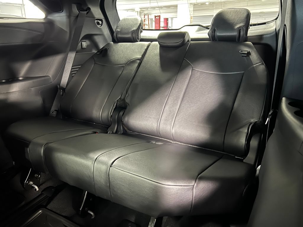 New 2026 Toyota Sienna XLE Woodland Edition AWD/4WD image 16