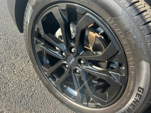 Used 2021 GMC Terrain SLE w/ Driver Convenience Package image 8