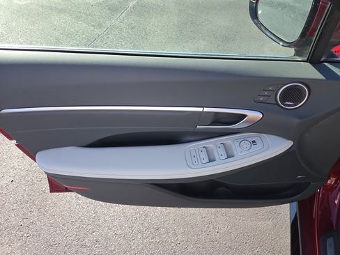 New 2025 Hyundai Sonata Limited image 5