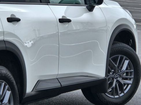 Used 2024 Nissan Rogue S image 10