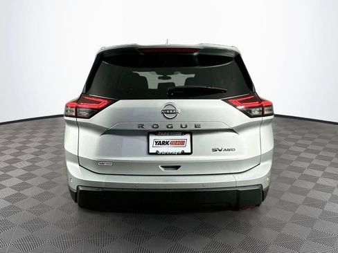 Used 2024 Nissan Rogue SV AWD/4WD image 10