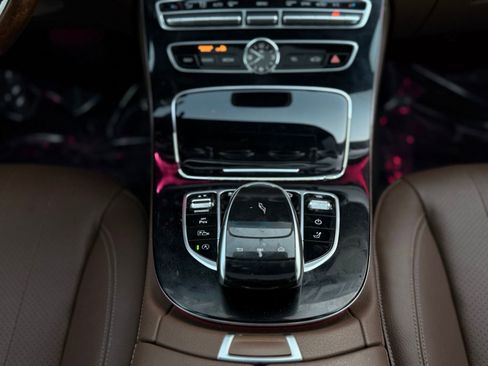 Used 2017 Mercedes-Benz E 400 4MATIC Wagon image 37