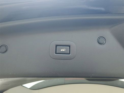 Used 2018 Nissan Armada SL w/ Moonroof Package image 8