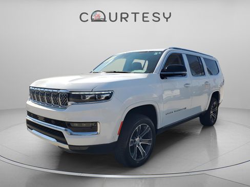 Used 2023 Jeep Grand Wagoneer L 4WD image 1