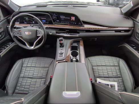 Certified 2024 Cadillac Escalade Sport Platinum w/ LPO, ONYX Package image 13