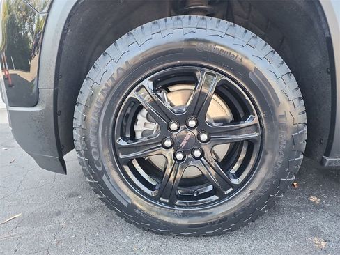 Used 2023 GMC Acadia AT4 w/ Technology Package image 34