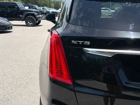 Used 2019 Cadillac XT5 Premium Luxury FWD image 10