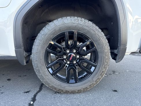 Used 2025 GMC Sierra 1500 Elevation w/ Elevation Premium Package image 3