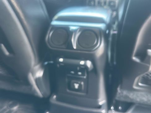 Used 2018 Jeep Wrangler Unlimited Rubicon AWD/4WD image 18