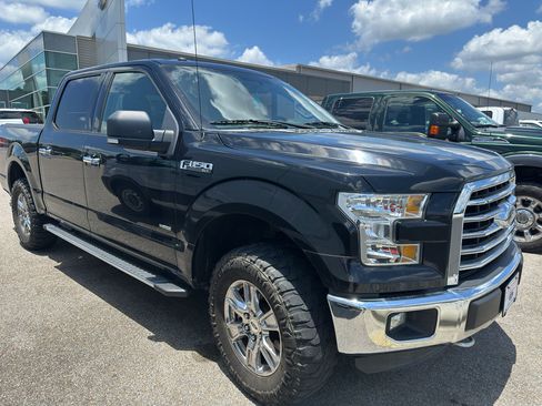 Used 2016 Ford F150 XLT w/ Equipment Group 302A Luxury AWD/4WD image 3