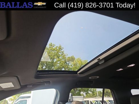 Certified 2023 Chevrolet Traverse LT w/ LT Premium Package AWD/4WD image 23