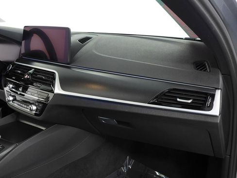 Used 2023 BMW 530e w/ M Sport Package image 14