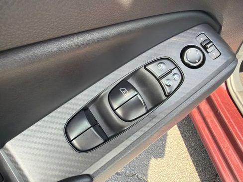 Used 2024 Nissan Altima 2.5 SV FWD image 10