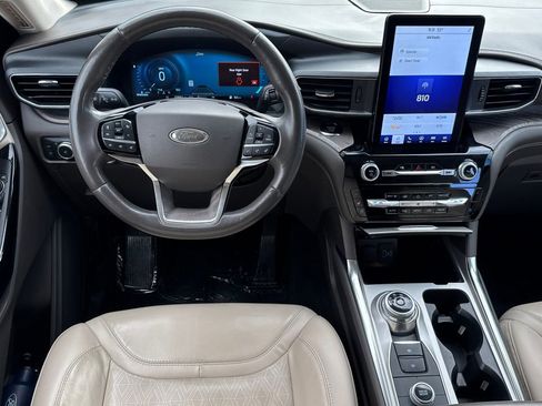 Certified 2022 Ford Explorer Platinum w/ Technology Package image 15