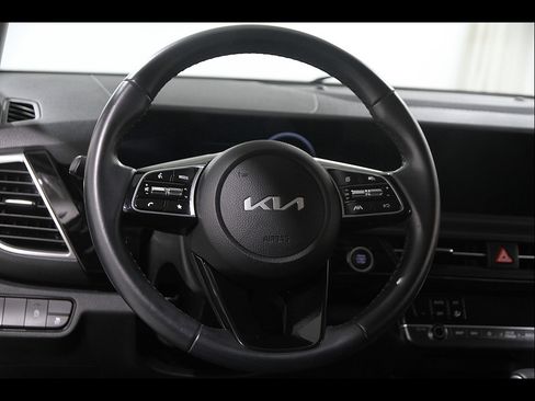 Used 2024 Kia Seltos S AWD/4WD image 7