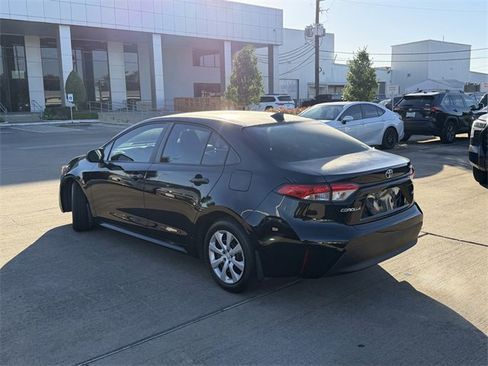 Used 2025 Toyota Corolla LE image 7