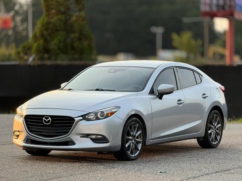 Used 2018 MAZDA MAZDA3 Touring FWD image 4