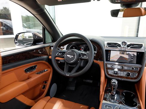 Certified 2023 Bentley Bentayga Extended Wheelbase AWD/4WD image 52