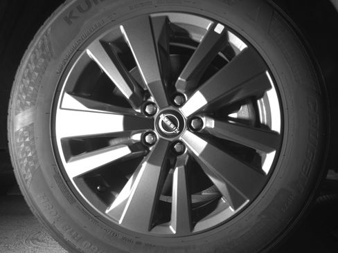 Used 2025 Nissan Pathfinder SV FWD image 13