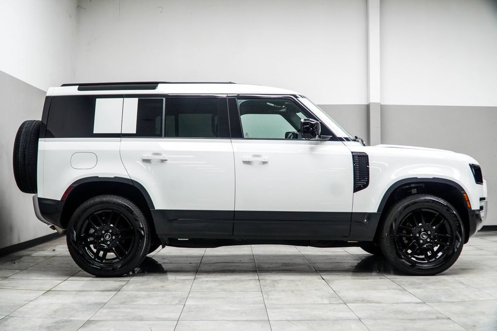 Used 2025 Land Rover Defender 110 S AWD/4WD image 8