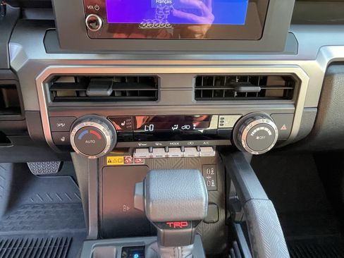 Certified 2025 Toyota 4Runner TRD Off-Road AWD/4WD image 22