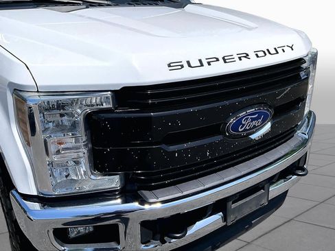 Used 2019 Ford F250 Lariat w/ Lariat Value Package AWD/4WD image 29