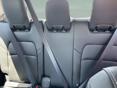 New 2026 Nissan Pathfinder Platinum FWD image 11