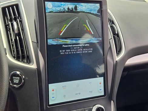 Used 2024 Ford Edge SE image 27